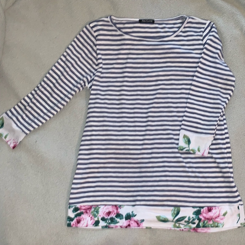 3/4 Sleeve lightweight shirt.